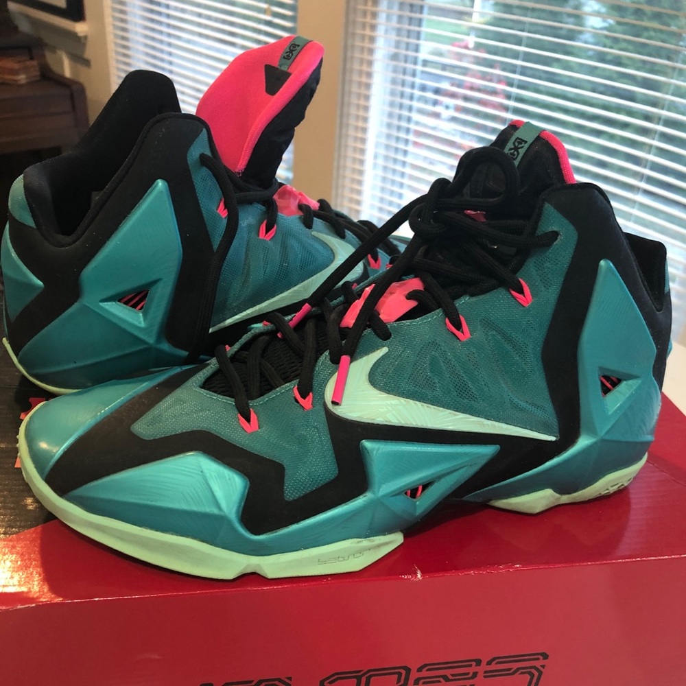 Nike Lebron 11 South Beaches. Men’s size 9.5